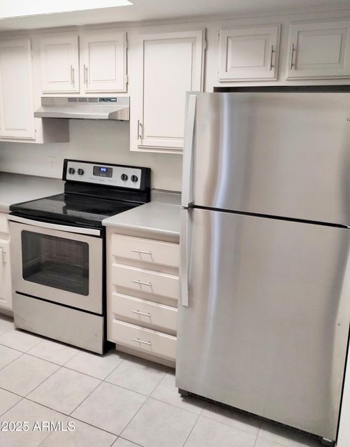 383-461 W Holmes Ave, Mesa, AZ, 85210-5157 | Card Image