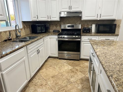 8111 Cheyenne Ave, Downey, CA, 90242-4305 | Card Image