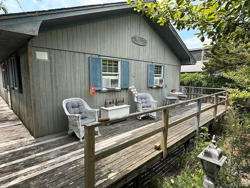 200 Surf Walk, Sayville, NY, 11782 | Card Image