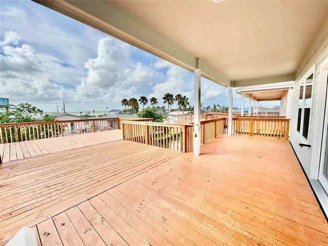 18 Edgewater St, House other with 3 bedrooms, 2 bathrooms and 2 parking in Hitchcock TX | Image 9