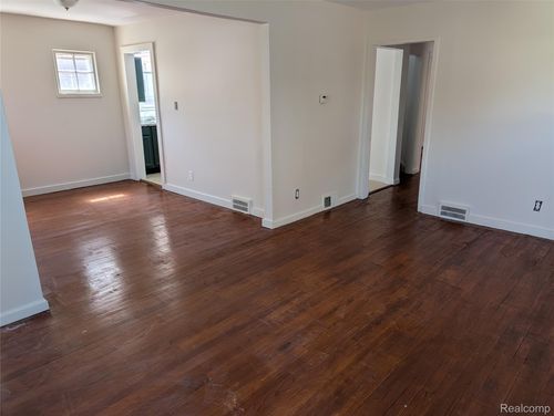 5575 Buckingham Ave, Detroit, MI, 48224-3254 | Card Image