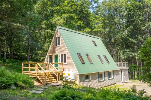 18 Hemlock Hill Rd, Newfane, VT, 05345-9704 | Card Image