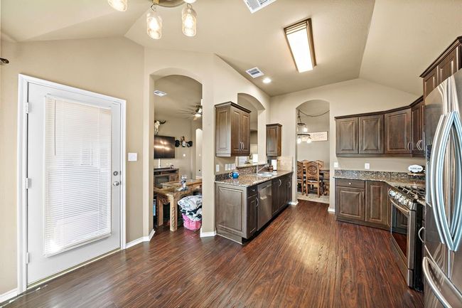 Kitchen | Image 10
