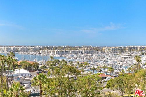 901-13600 Marina Pointe Dr, Marina del Rey, CA, 90292-9251 | Card Image
