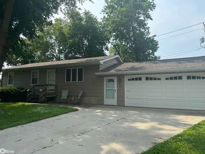 20 S 19th Street, Home with 3 bedrooms, 1 bathrooms and 2 parking in Clear Lake IA | Image 1