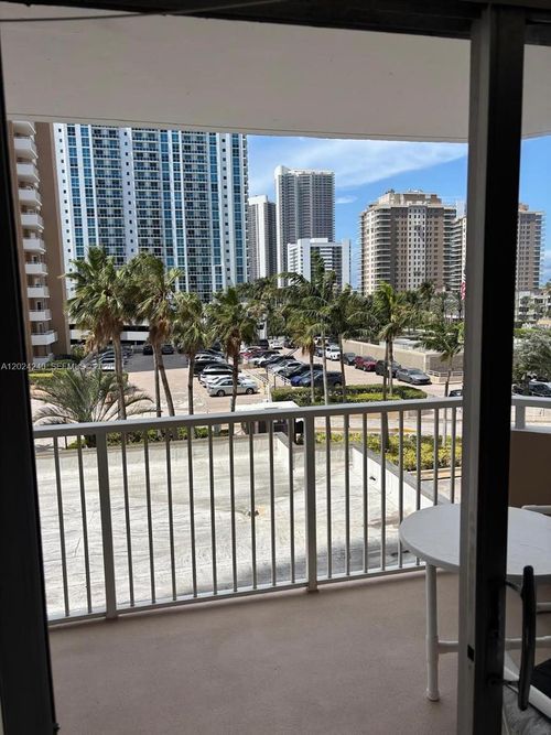 3b-1985 S Ocean Dr, Hallandale Beach, FL, 33009-5927 | Card Image