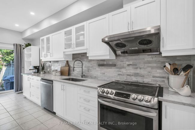 172 Denise Cir, House attached with 4 bedrooms, 4 bathrooms and 2 parking in Newmarket ON | Image 17