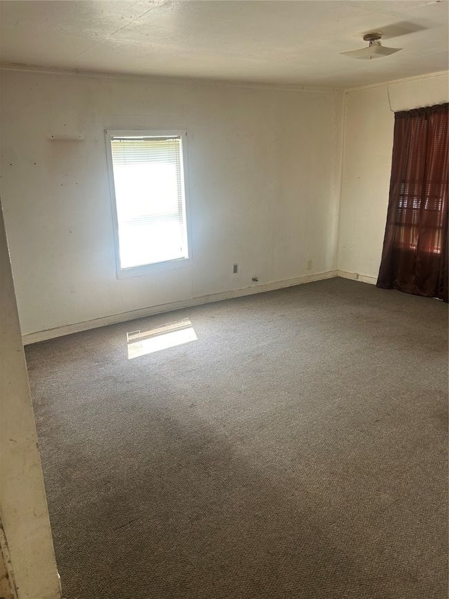 1413 E 8 Th Ave, House other with 2 bedrooms, 1 bathrooms and null parking in Corsicana TX | Image 4