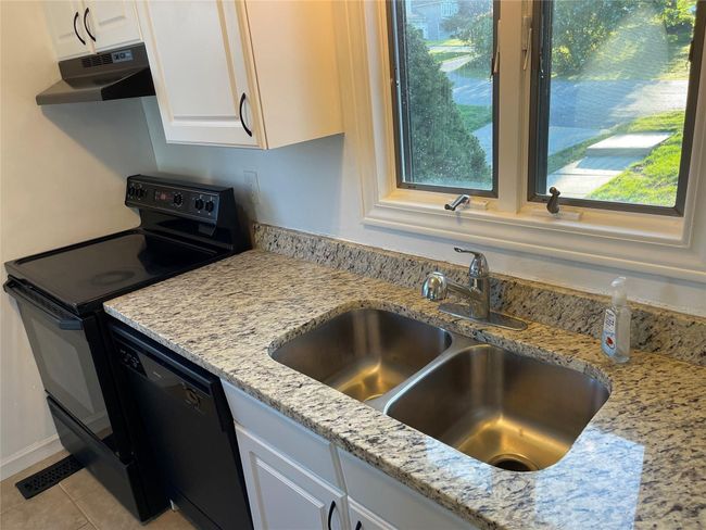 2841 Coral Way, House other with 6 bedrooms, 4 bathrooms and null parking in Brighton MI | Image 11