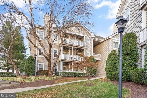 apt-13-14300 Grape Holly Grv, CENTREVILLE, VA, 20121-5816 | Card Image