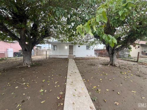 1312 Ming Ave, Bakersfield, CA, 93304-4635 | Card Image