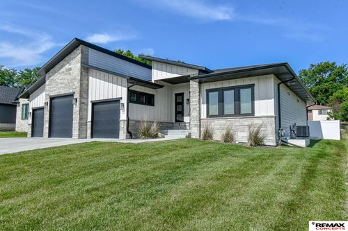 921 S 88th St, Lincoln, NE, 68520-1520 | Card Image
