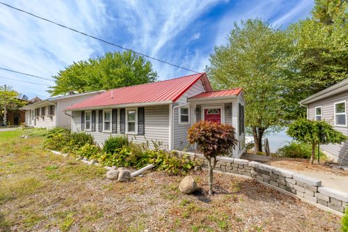 106 Lyon Lake Rd, Marshall, MI, 49068-8208 | Card Image