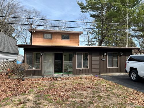 2706 N Us Highway 23, Oscoda, MI, 48750-9583 | Card Image