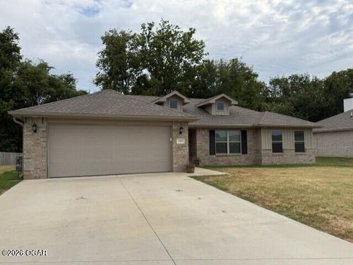 2104 S Greystone Sq, Webb City, MO, 64870-9270 | Card Image