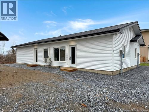 3 Berryman St, Saint John, NB, E2J0E4 | Card Image