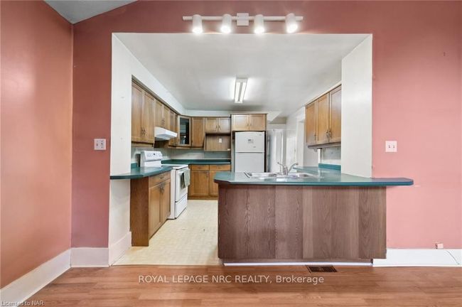 53 Marlatts Rd, House other with 3 bedrooms, 2 bathrooms and 3 parking in Thorold ON | Image 14