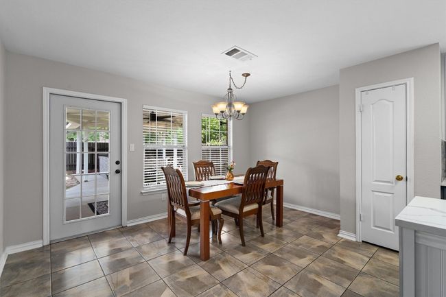 Eat-in kitchen dining area. | Image 14