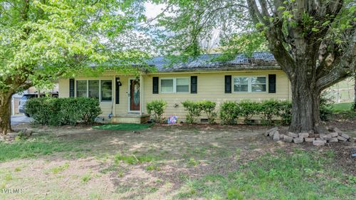105 Houston St, Bristol, TN, 37620-6422 | Card Image