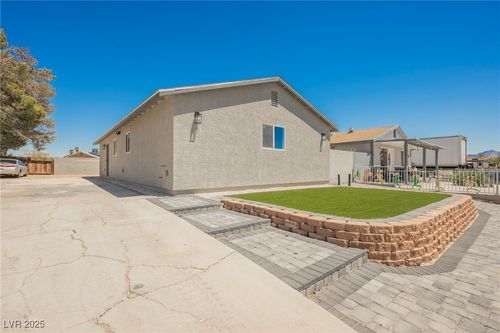 4990 Denning St, Las Vegas, NV, 89122-7160 | Card Image