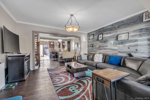 42-28 189th St, Flushing, NY, 11358-2815 | Card Image