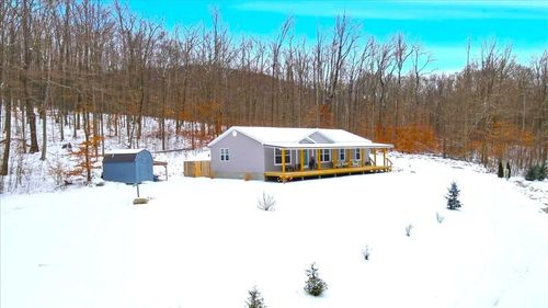 38 Oak Ridge Ln, Bennington, VT, 05201-7702 | Card Image