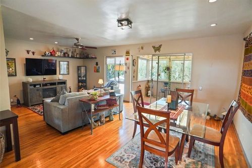 1901 Peyton, Burbank, CA, 91504 | Card Image