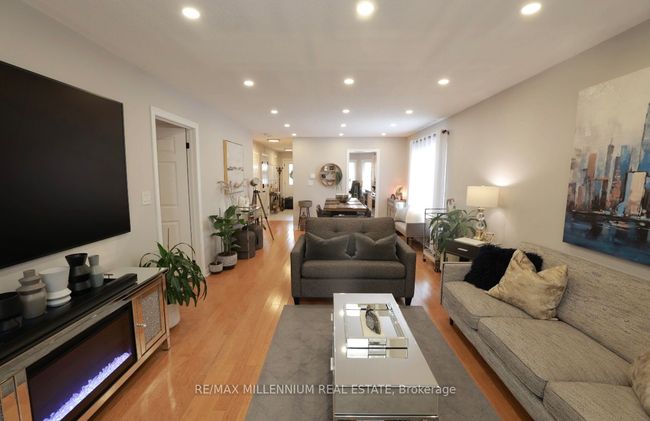 695 Poplar Rd, House other with 2 bedrooms, 4 bathrooms and 2 parking in Milton ON | Image 9