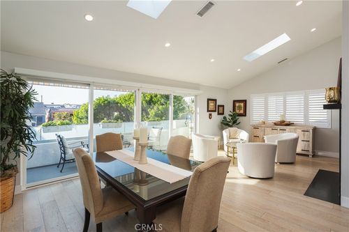 410 Poinsettia Ave, Corona del Mar, CA, 92625-5519 | Card Image