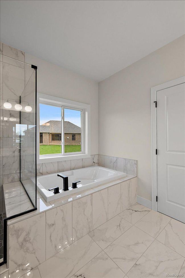 682 Westlake Ave, House other with 4 bedrooms, 4 bathrooms and null parking in Oxford MI | Image 29
