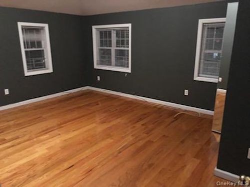 fl-1st-87 Commonwealth Blvd, Bellerose, NY, 11426-1631 | Card Image