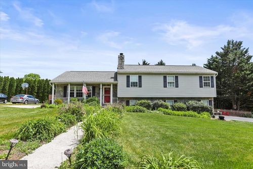17 Ecker Ave, Stewartstown, PA, 17363-4065 | Card Image