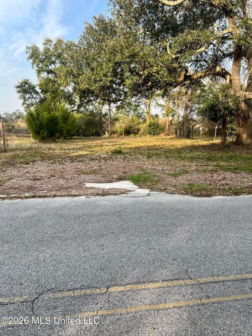 203 Livingston Drive, Pass Christian, MS, 39571 | Card Image