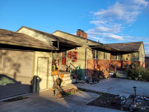 3214 Meadowlark Dr, Lewiston, ID, 83501-8605 | Card Image