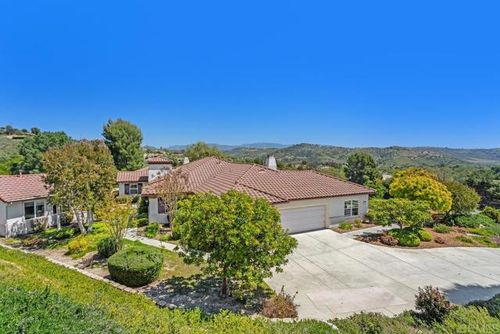 2546 Knottwood Way, Fallbrook, CA, 92028-8047 | Card Image