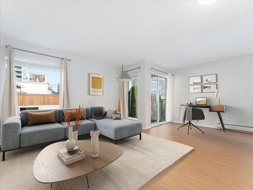 202-1550 Chesterfield Ave, North Vancouver, BC, V7M2N6 | Card Image