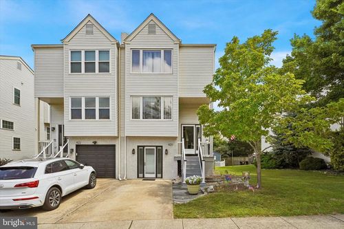 420 Pleasant Valley Dr, CONSHOHOCKEN, PA, 19428-1483 | Card Image