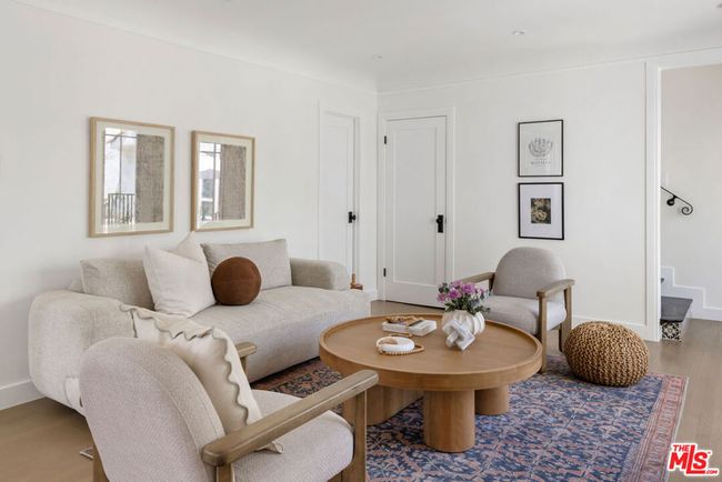 619 N Sycamore Ave, Home with 2 bedrooms, 2 bathrooms and 1 parking in Los Angeles CA | Image 5