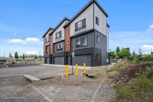 3022 N Suzanne Ct, Coeur D Alene, ID, 83814-6395 | Card Image