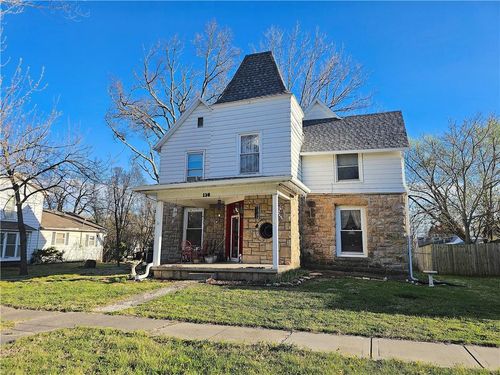 136 E 2nd Ave, Garnett, KS, 66032-1202 | Card Image