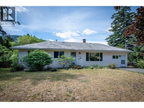 2743 Thompson Dr, Kamloops, BC, V2C4L7 | Card Image