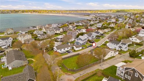 2 Stimpson St, Middletown, RI, 02842-6042 | Card Image