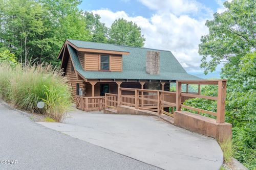 1910 Mountain View Way, Sevierville, TN, 37876 | Card Image