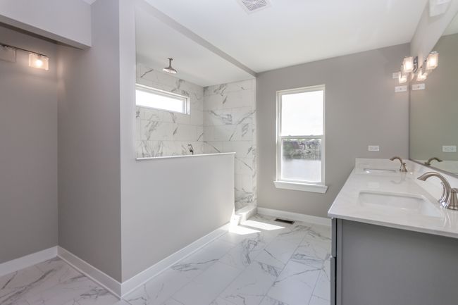 253 Frances Dr, House other with 4 bedrooms, 3 bathrooms and 3 parking in Grayslake IL | Image 12