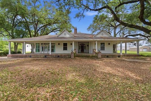 702 Shankland Ave, Jennings, LA, 70546-4017 | Card Image