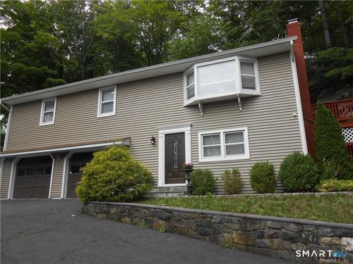 63 E Rocks Rd, Norwalk, CT, 06851-2918 | Card Image