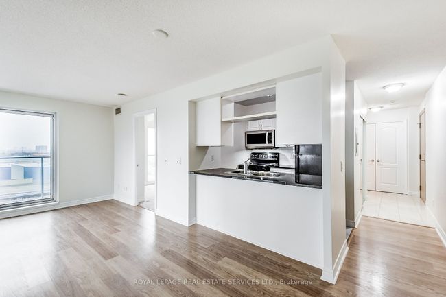 909 - 70 Town Centre Crt, Condo with 2 bedrooms, 2 bathrooms and 1 parking in Scarborough ON | Image 9