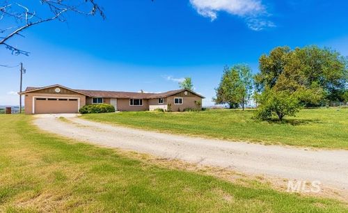 3915 1st Ln E, Parma, ID, 83660-6156 | Card Image