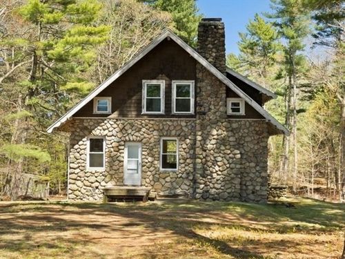 876 Plymouth St, East Bridgewater, MA, 02333-2130 | Card Image