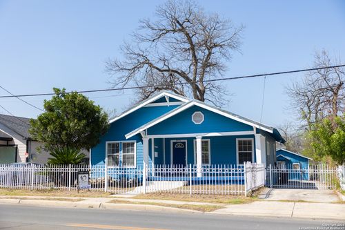 2521 E Houston St, San Antonio, TX, 78202-3127 | Card Image